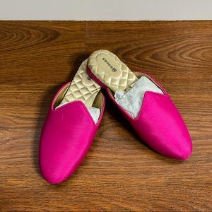 Brand new Birdies size 7 mules. Fuschia.